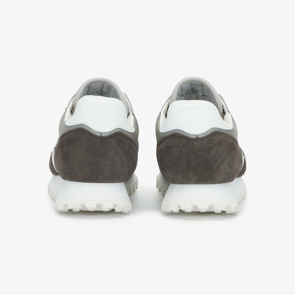 SC Logo Spikeless Shoes_GY