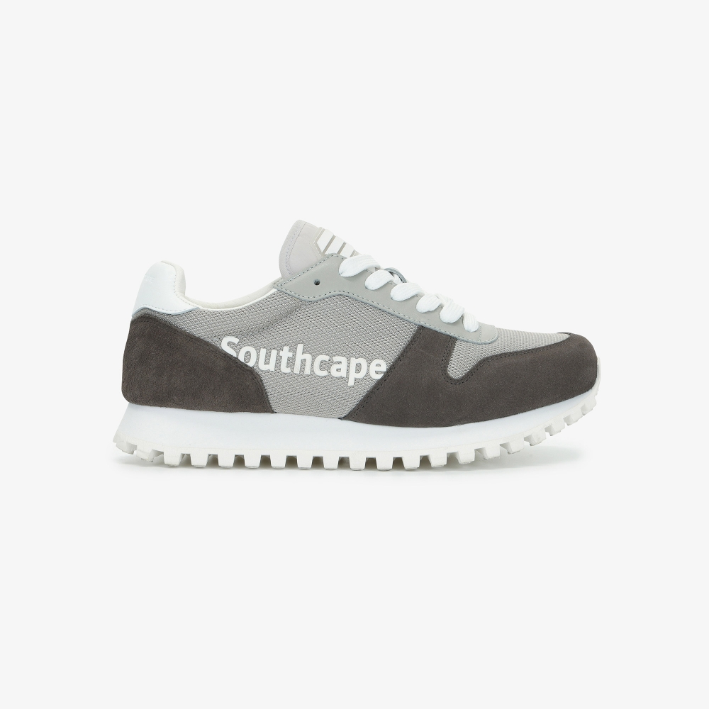 SC Logo Spikeless Shoes_GY