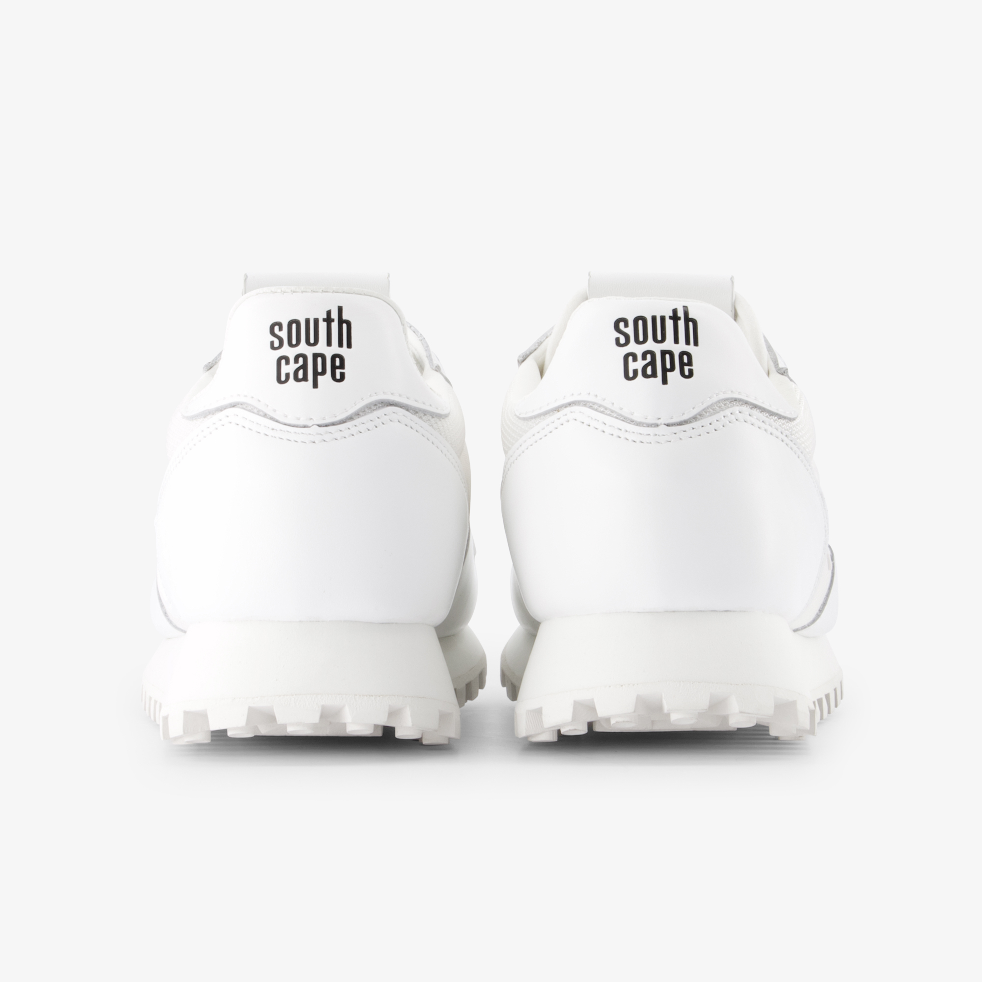 New Logo Spikeless Shoes_WT