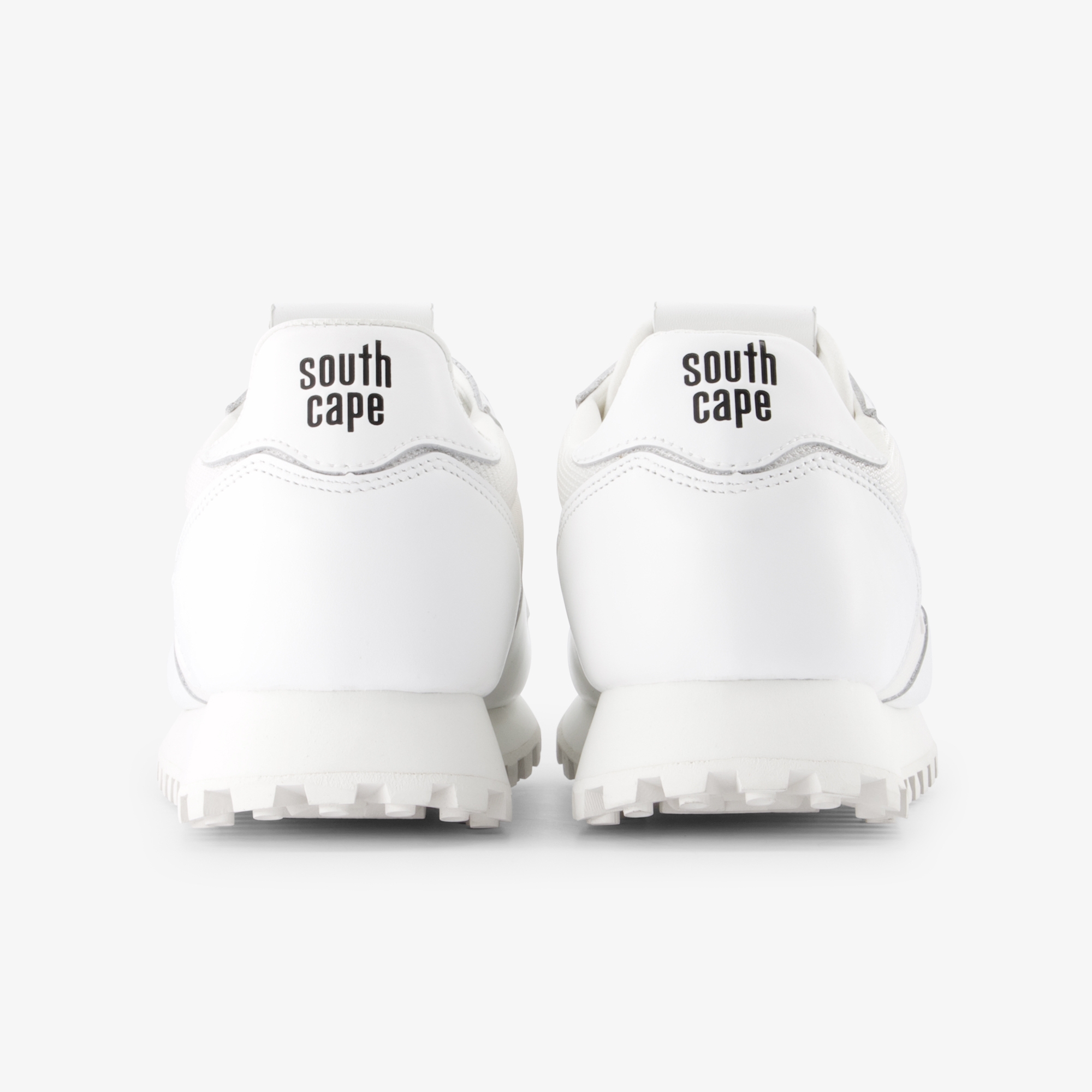 New Logo Spikeless Shoes_WT