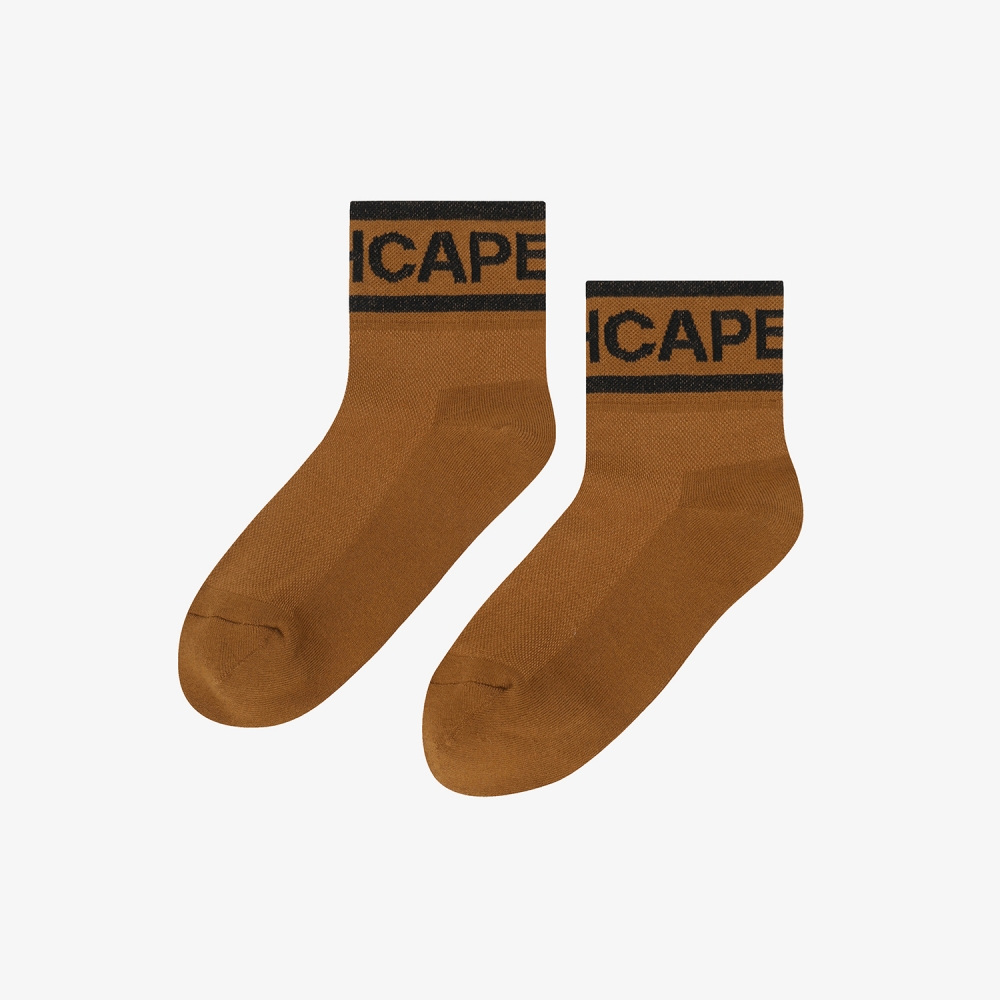 Color Contrast Logo Lettering Crew Socks_BR