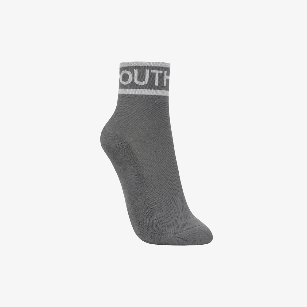 Color Contrast Logo Lettering Crew Socks_DG