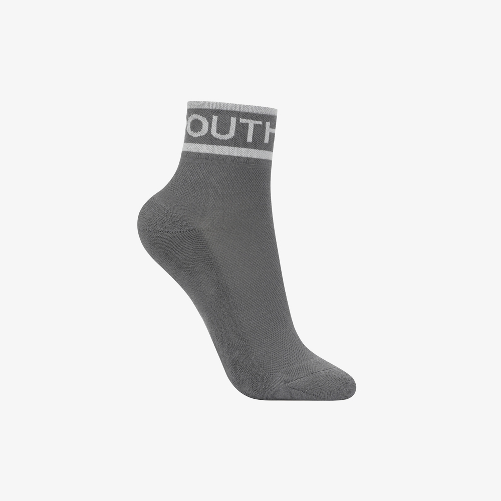 Color Contrast Logo Lettering Crew Socks_DG