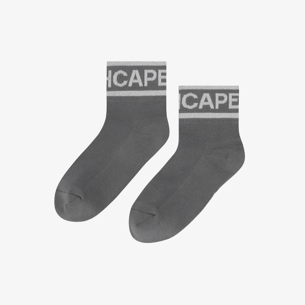 Color Contrast Logo Lettering Crew Socks_DG
