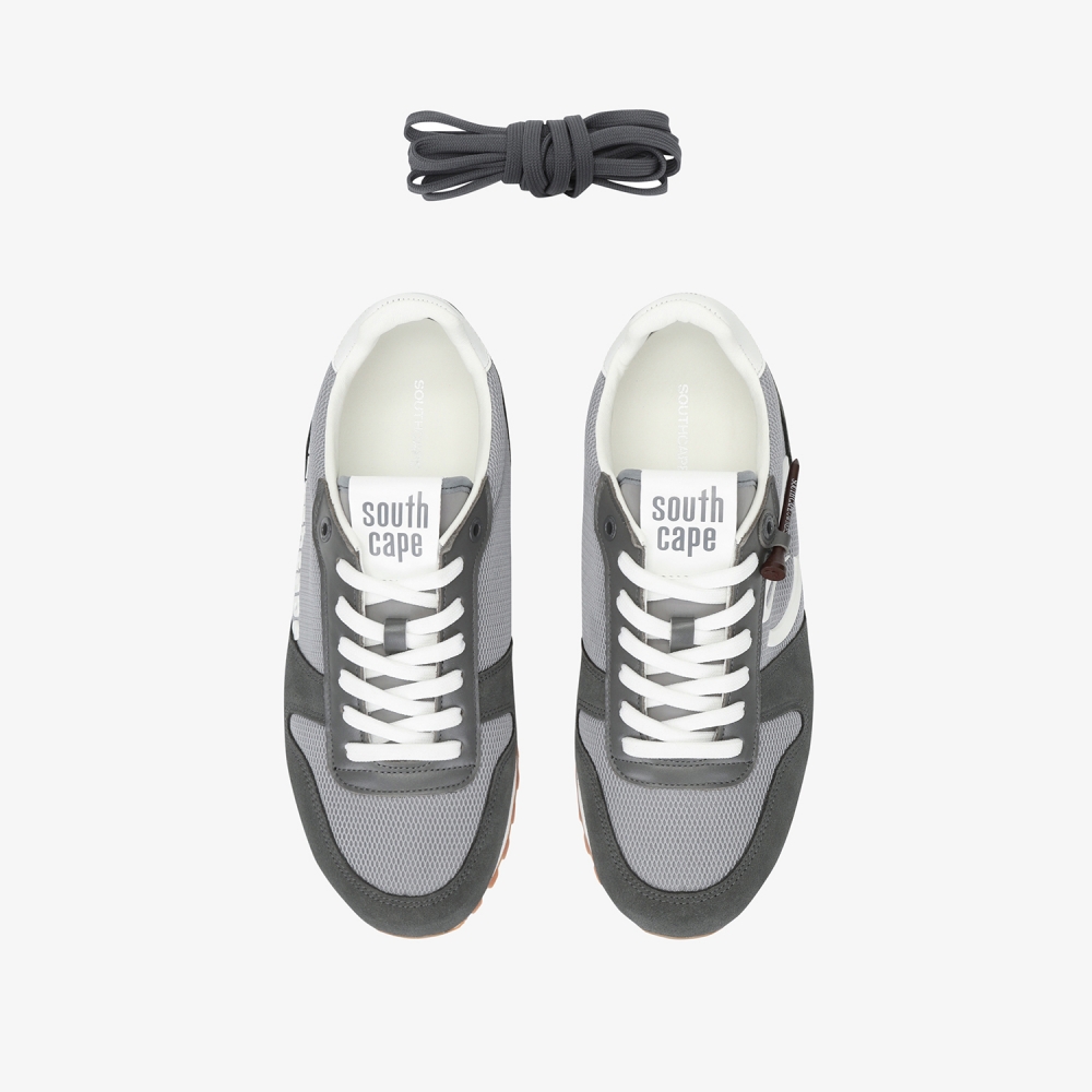 New Logo Color-Block Spikeless Shoes_GY