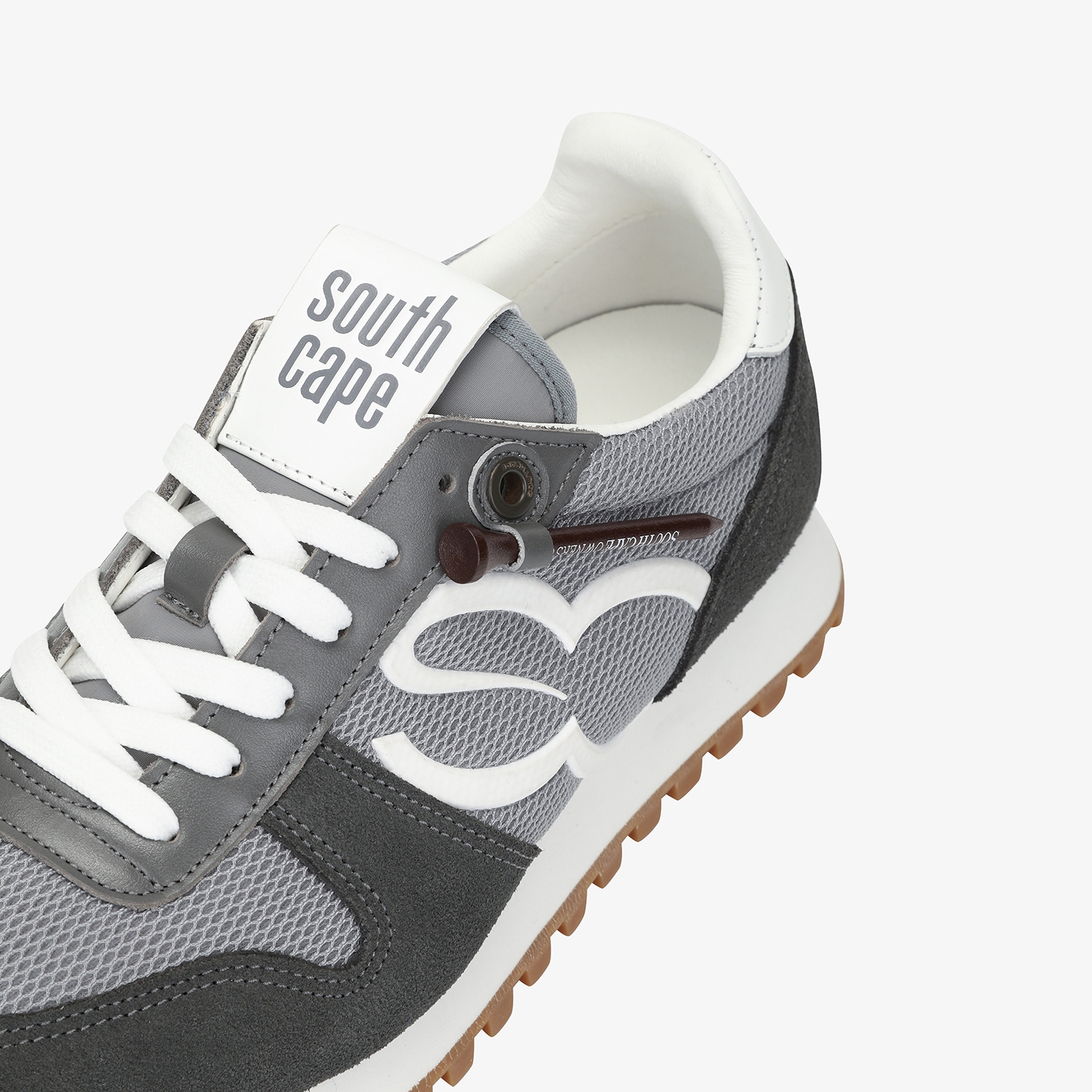New Logo Color-Block Spikeless Shoes_GY