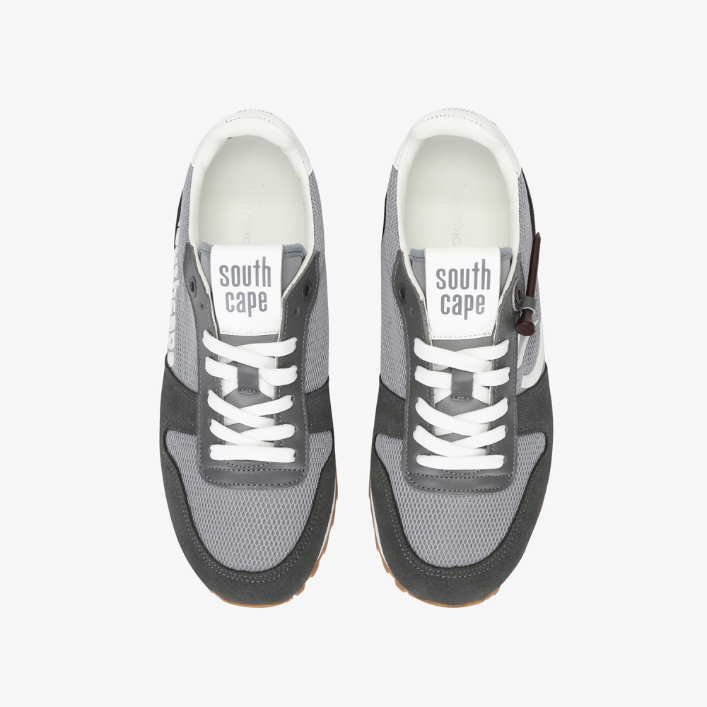 New Logo Color-Block Spikeless Shoes_GY