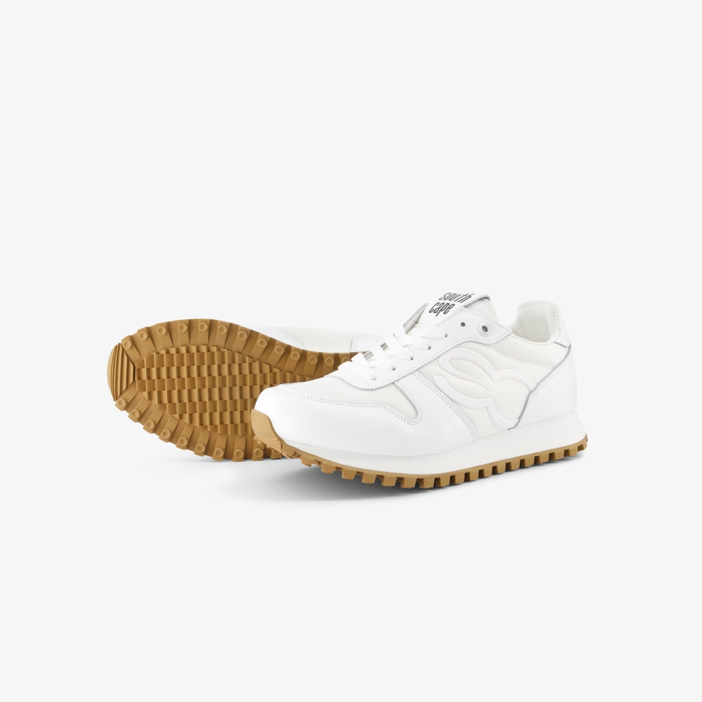 26 New Logo Spikeless Shoes_BE