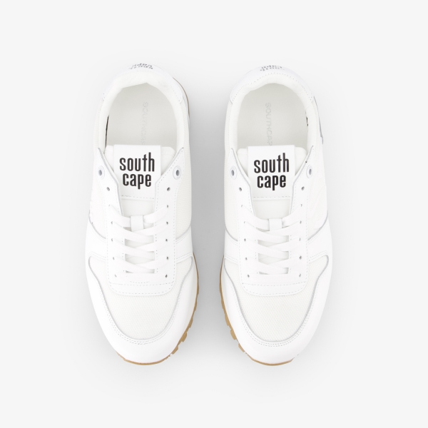 26 New Logo Spikeless Shoes_BE