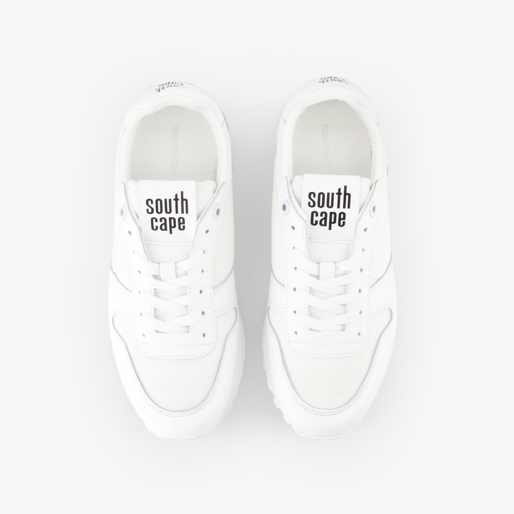 26 New Logo Spikeless Shoes_WT