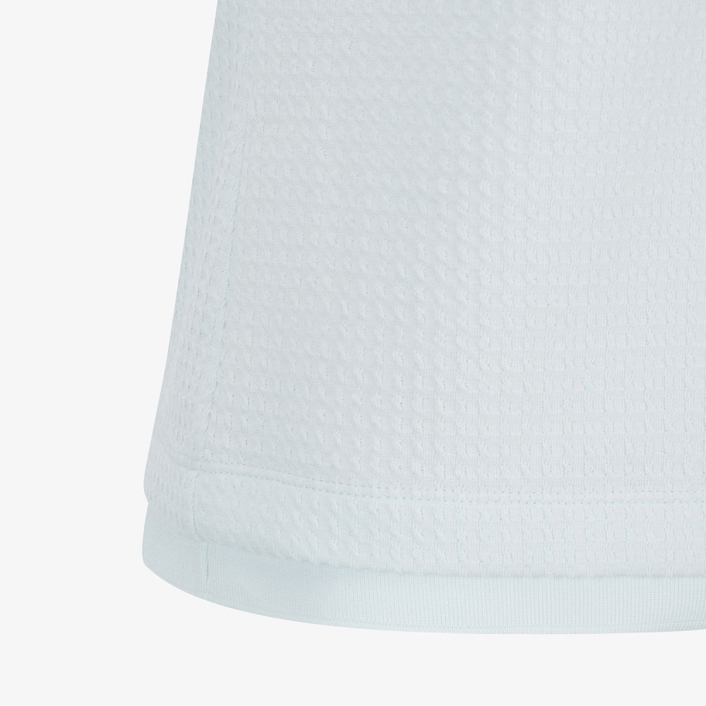 Embossed Waffle Texture Contrast-Collar T-Shirt_SK