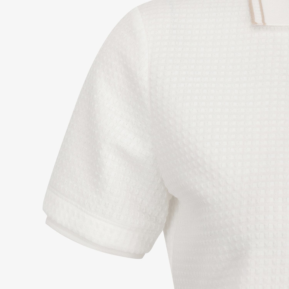 Embossed Waffle Texture Contrast-Collar T-Shirt_WT