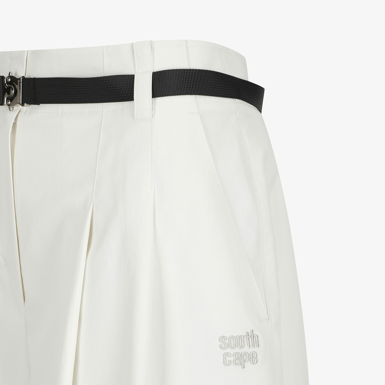 Belt-Point Bermuda Pants_WT