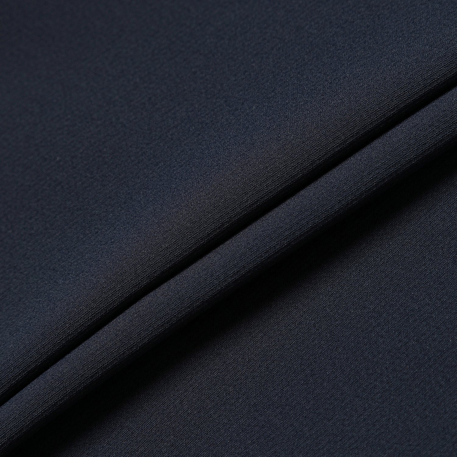 Performance Slim-Fit Shorts_DA