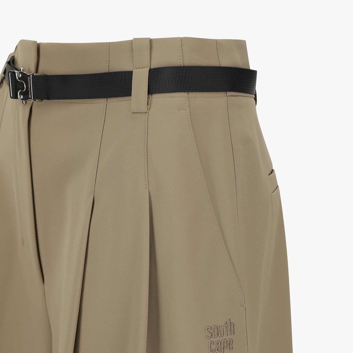 Belt Detail Volume Bermuda Shorts_BE