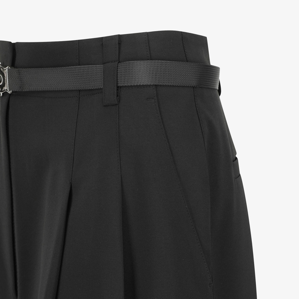 Belt Detail Volume Bermuda Shorts_BK